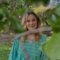 TL;DR Employee Emily Steer's profile photo
