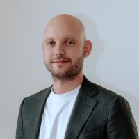 Florian van Almsick Email