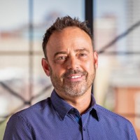 E-mail e número de telefone de John Hurley