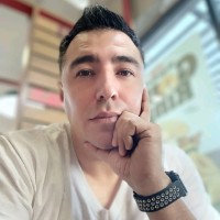 Israel Arévalo Email