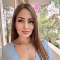Emma Calderón Email