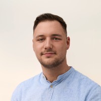 Lukas Henke Email