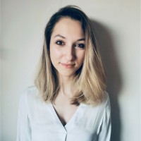 Laura Tršavec Email