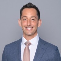 Cushman & Wakefield Employee Ryan Holtzman's profile photo