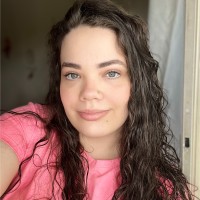 Vetor Editora Employee Carolina Damiani Oliveira's profile photo
