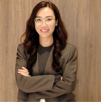 Uyen Tien Email