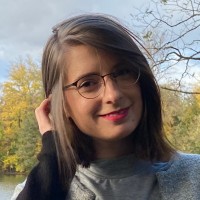 Mónika Geiger Email