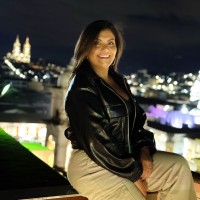 Claudia Álava Email