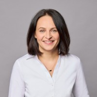 Julia Viter Email & Phone Number