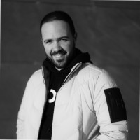 Singular Employee Max Davies's profile photo