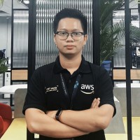 Thạch Phạm Email