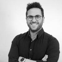 SOURCE Employee Amit Naor's profile photo
