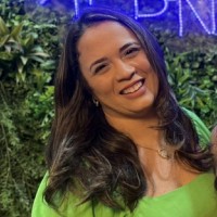 Mariana Reis Email