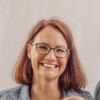 Nina Kutscher Email
