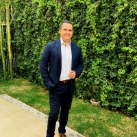 Efren Urciaga Email