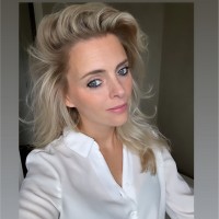 Lisa van Den Heuvel Email & Phone Number