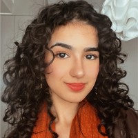 Julia Morais Email