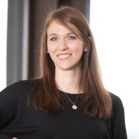 Julia Maisch Email