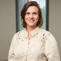 PAY. Employee Maureen Dam's profile photo