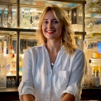 O'Sullivans Employee Julie Baal's profile photo