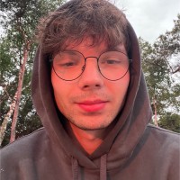 Dominik Raczkowski Email