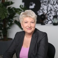 Olga Luzina Email