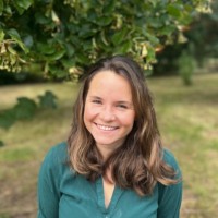 Magda Nowak-Trzos Email