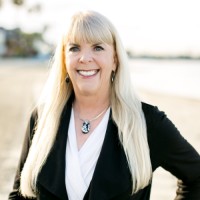 Beach Team Employee Suzanne Mills-Winkler's profile photo