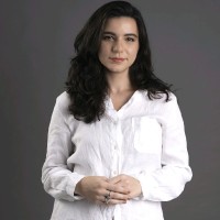 Lara Sofia Guimarães Email
