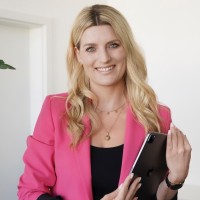 Katharina Pollmann Email