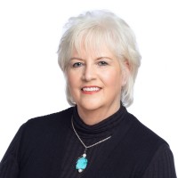 REMAX town and country Employee Melissa Lowe's profile photo