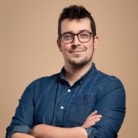 Áron Dézsi Email