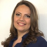 Ana Carolina Neves Email