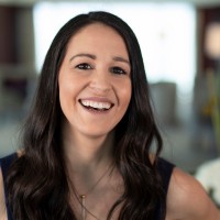 Beth Santos