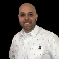 T-Mobile Employee Johnny Castro's profile photo