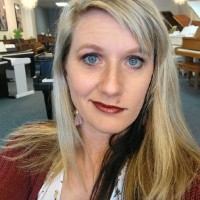Lydia Dillsworth Email & Phone Number
