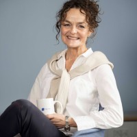 Selina Lomholdt Email & Phone Number