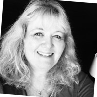 Suzie Mackenzie Email