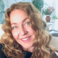 Caroline Courtland-Smith Email
