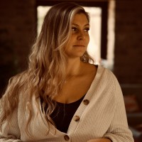Lily Byrne Email & Phone Number