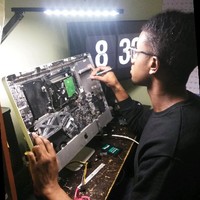 Mark Blades Email & Phone Number