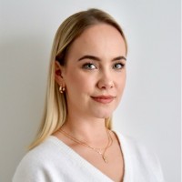 Jessi Razouki Email