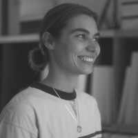 Lila Nettsträter Email