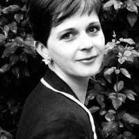 Suzanne Dean Email