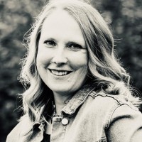 Courtney Régimbald Email