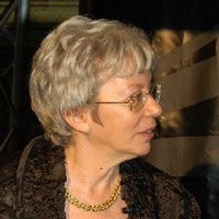 Deana Barroqueiro Email