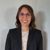 Nina Bischof Email