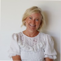 Oak Essentials Employee Kimberly Price's profile photo