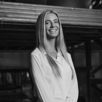 Lara van Hogerwou Email & Phone Number