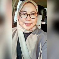 Siti Juliani Email